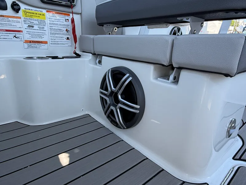 Slide: The Image of Sea Ray SDX 230 Outboard 2026 - 24