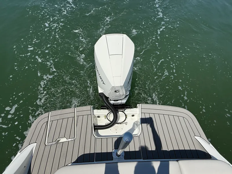 Slide: The Image of Sea Ray SDX 230 Outboard 2026 - 8