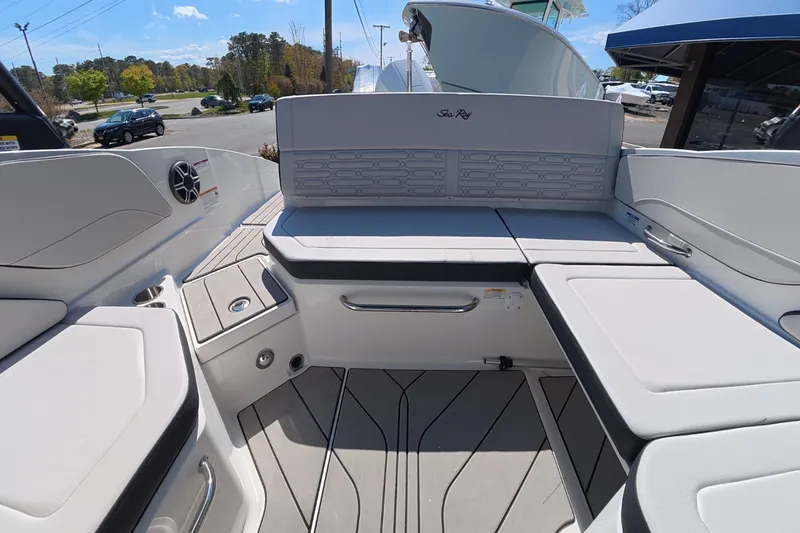 Slide: The Image of Sea Ray SPX 210 Outboard 2026 - 10