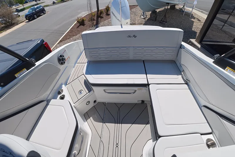 Slide: The Image of Sea Ray SPX 210 Outboard 2026 - 11