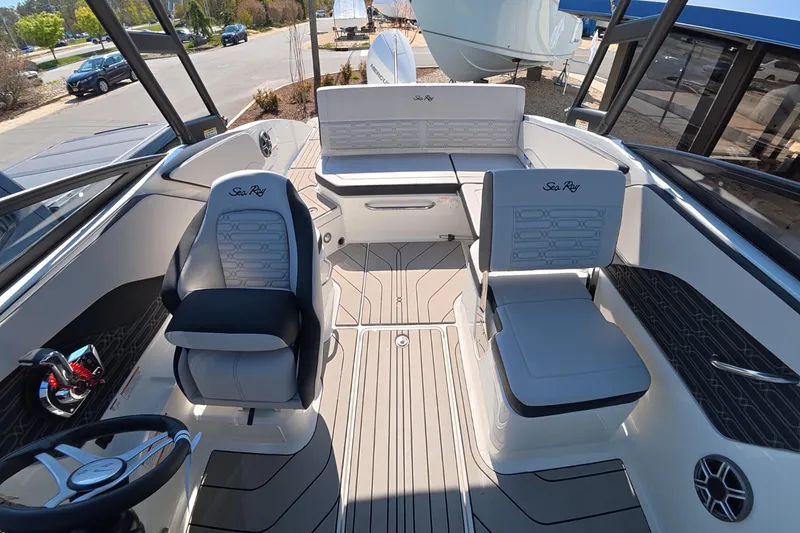 Slide: The Image of Sea Ray SPX 210 Outboard 2026 - 16