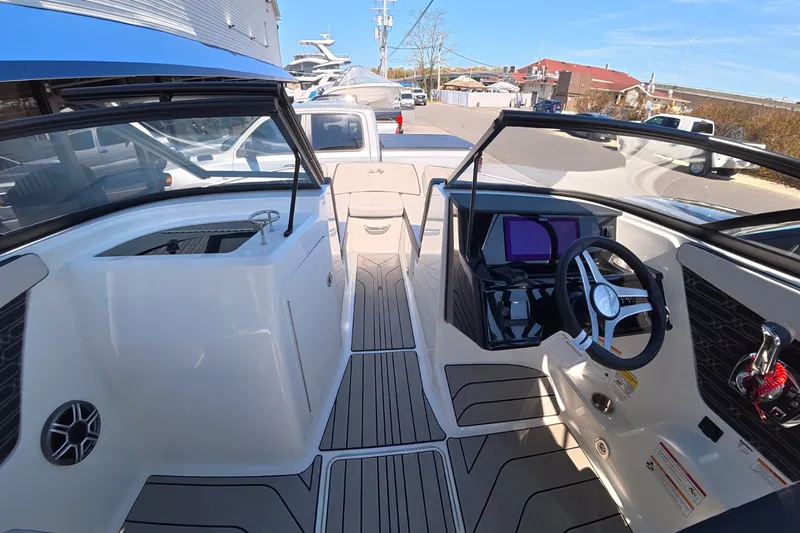 Slide: The Image of Sea Ray SPX 210 Outboard 2026 - 23