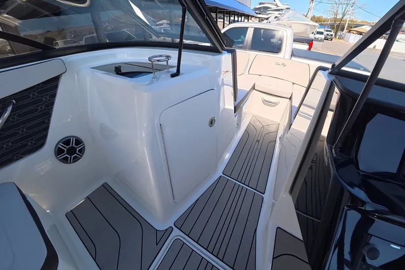 Slide: The Image of Sea Ray SPX 210 Outboard 2026 - 24