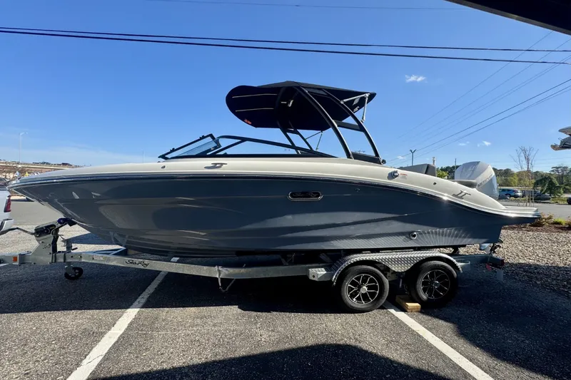 Slide: The Image of Sea Ray SPX 210 Outboard 2026 - 3
