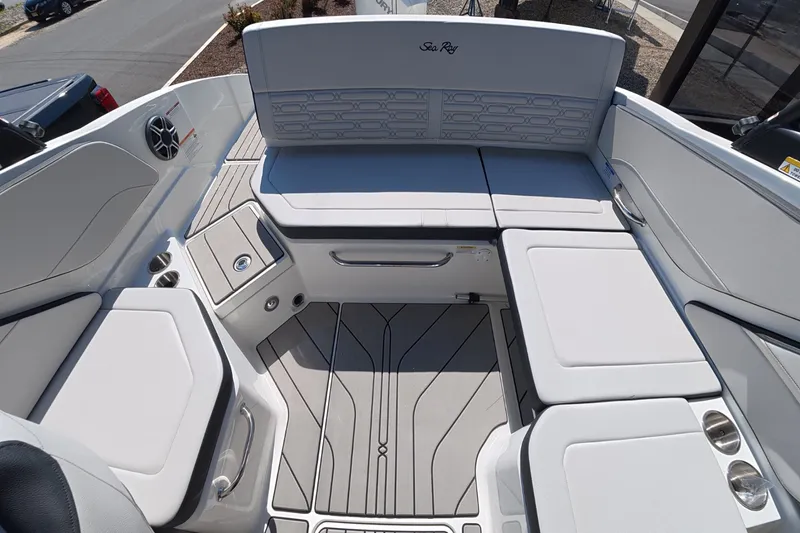 Slide: The Image of Sea Ray SPX 210 Outboard 2026 - 9