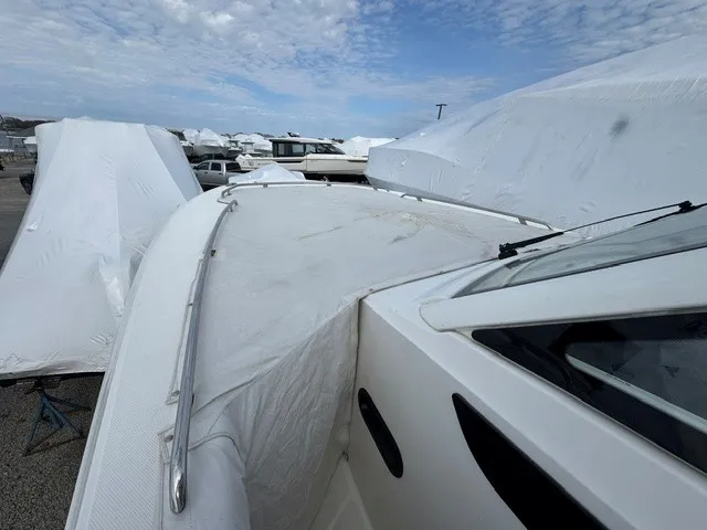 Slide: The Image of Boston Whaler 350 REALM 2021 - 23