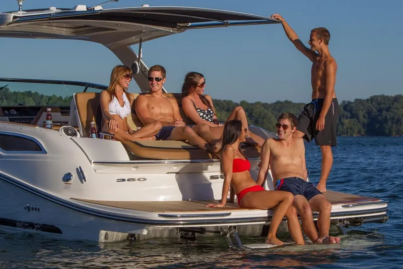 Slide: The Image of Sea Ray 350 SLX 2016 - 11