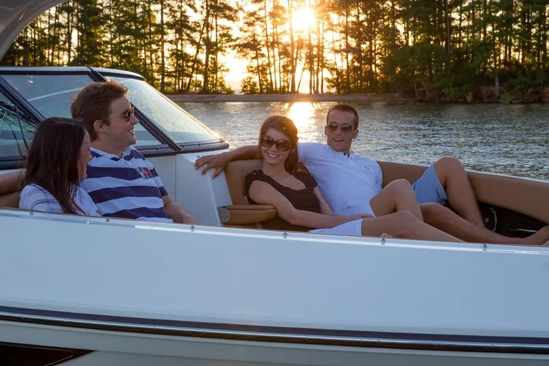 Slide: The Image of Sea Ray 350 SLX 2016 - 9