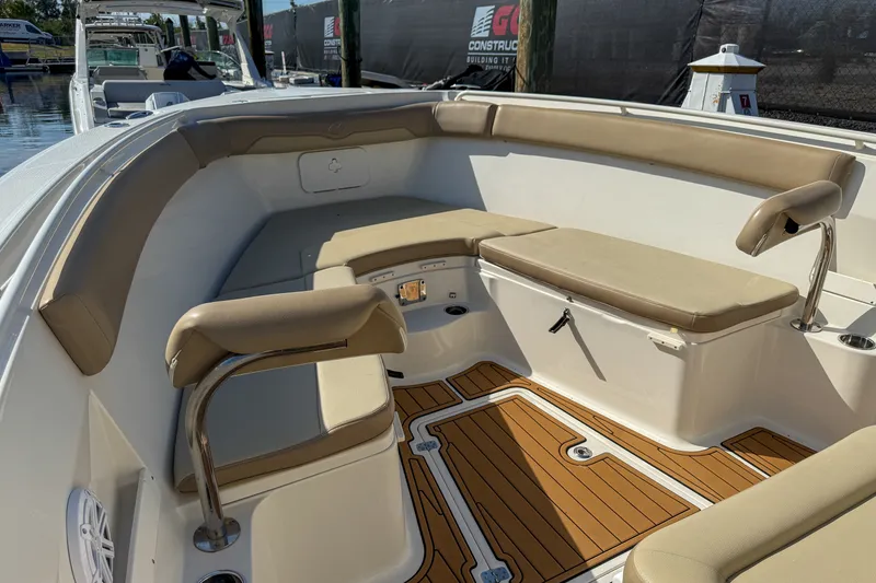 Slide: The Image of Sailfish 320 CC 2018 - 17