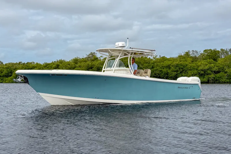 Slide: The Image of Sailfish 320 CC 2018 - 18