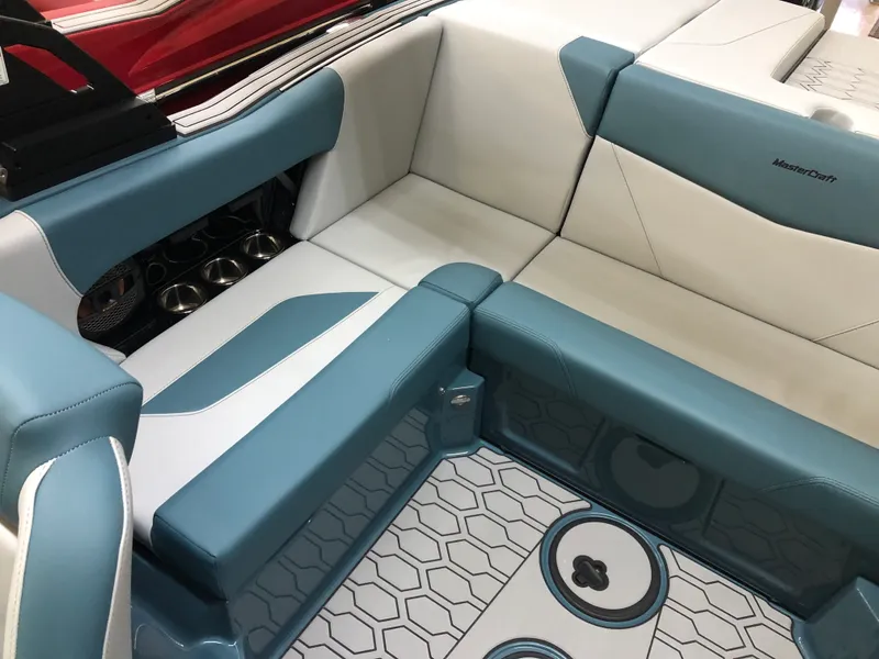 Slide: The Image of Mastercraft NXT20 2025 - 18