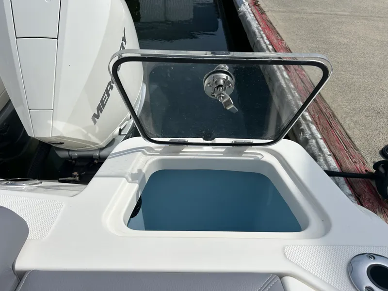 Slide: The Image of Boston Whaler 280 Outrage 2026 - 13