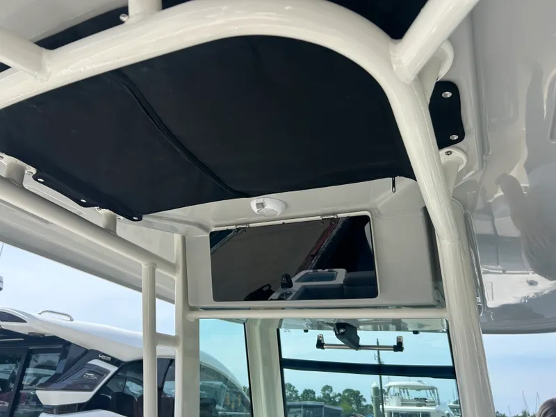 Slide: The Image of Boston Whaler 280 Outrage 2026 - 28