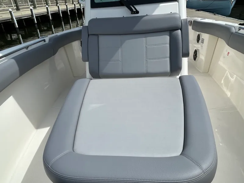 Slide: The Image of Boston Whaler 280 Outrage 2026 - 36