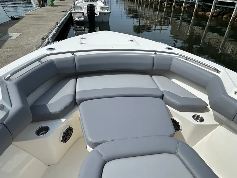 Slide: The Image of Boston Whaler 280 Outrage 2026 - 38