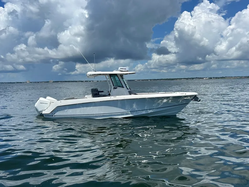 Slide: The Image of Boston Whaler 280 Outrage 2026 - 4