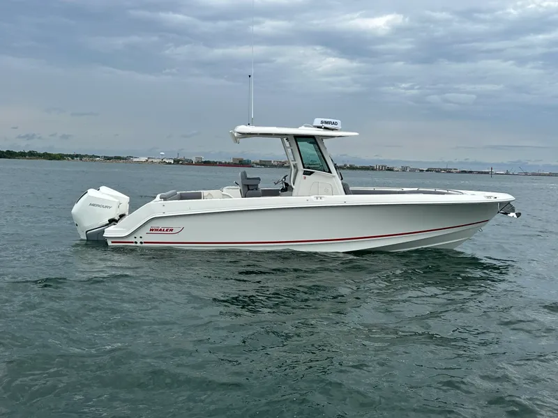 Slide: The Image of Boston Whaler 280 Outrage 2026 - 8