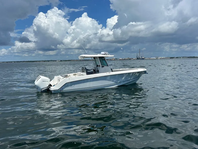 Slide: The Image of Boston Whaler 280 Outrage 2026 - 5