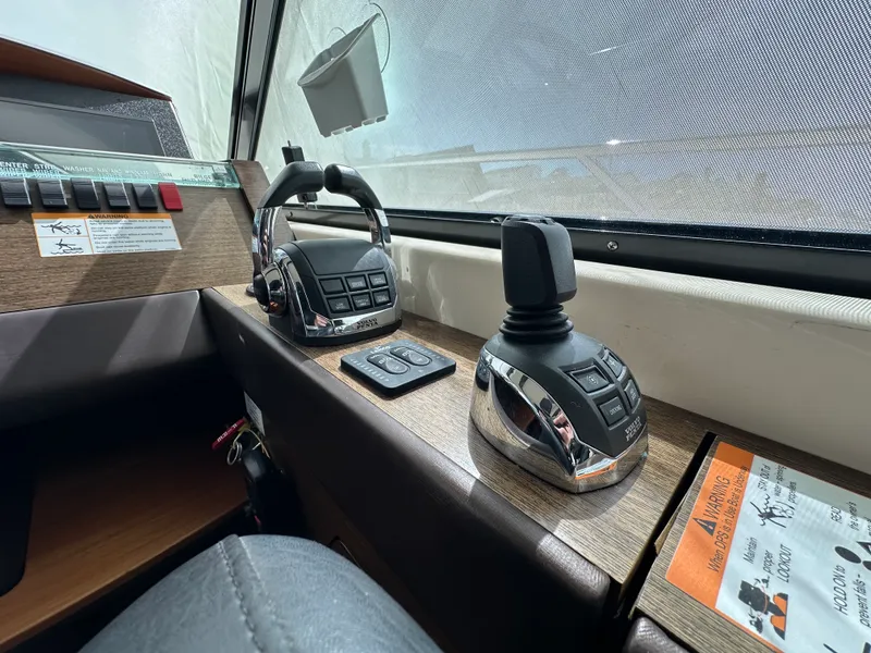 Slide: The Image of Tiara 50 COUPE 2015 - 8
