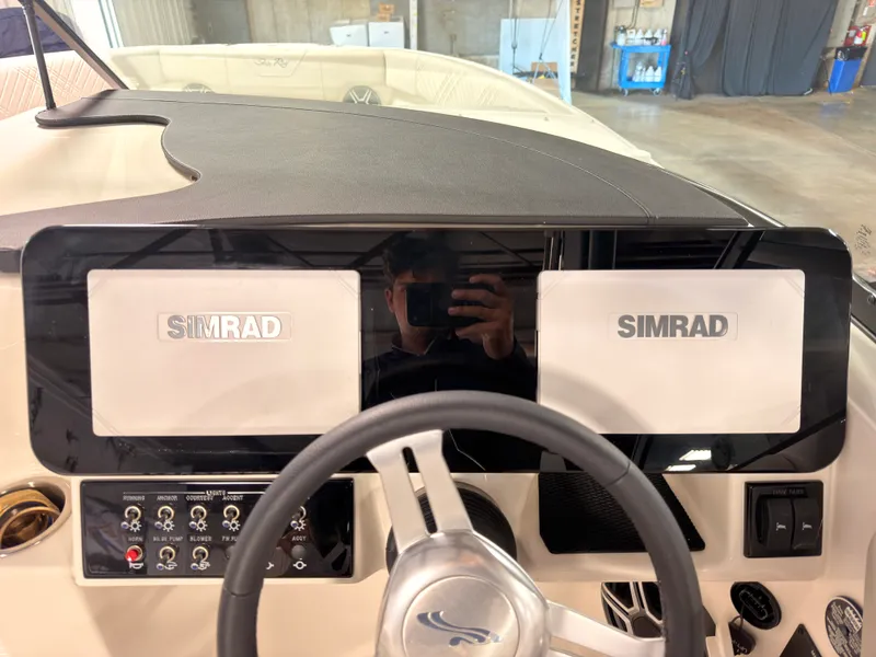 Slide: The Image of Sea Ray SDX 230 Surf 2026 - 31