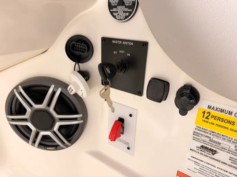 Slide: The Image of Sea Ray SDX 230 Surf 2026 - 34