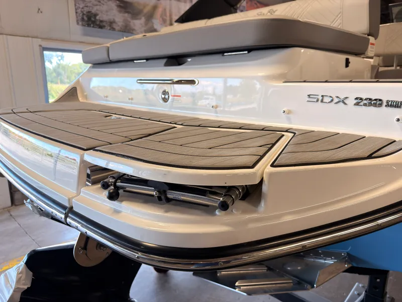 The Image of Sea Ray SDX 230 Surf 2026 - 7