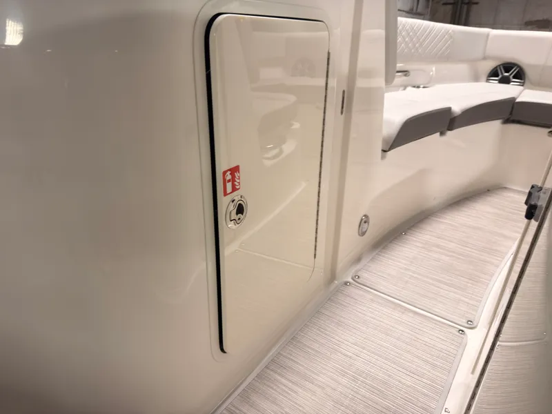 Slide: The Image of Sea Ray SDX 230 Surf 2026 - 42