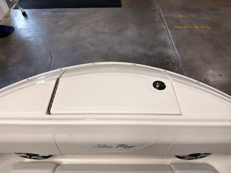 Slide: The Image of Sea Ray SDX 230 Surf 2026 - 51