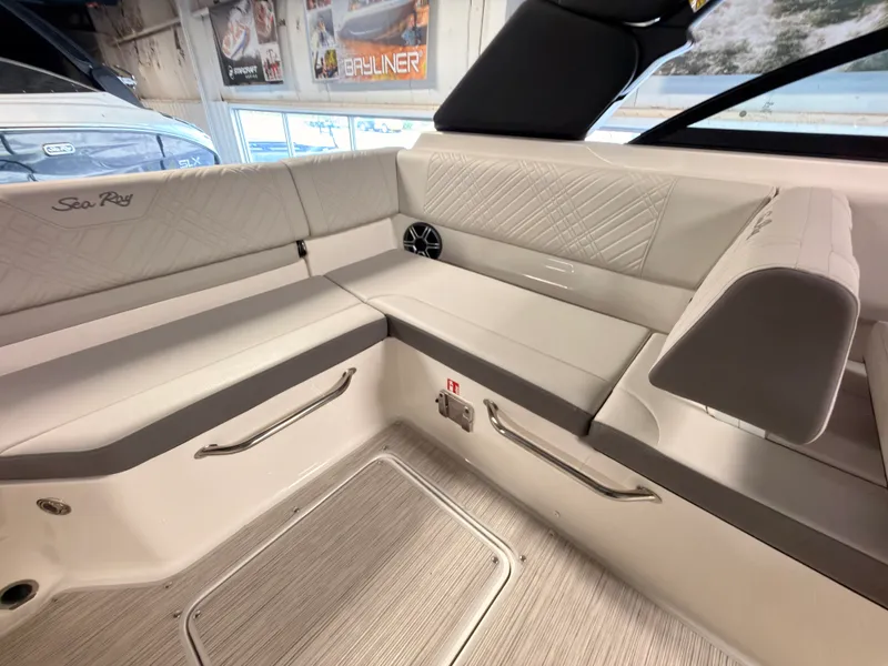 Slide: The Image of Sea Ray SDX 230 Surf 2026 - 18