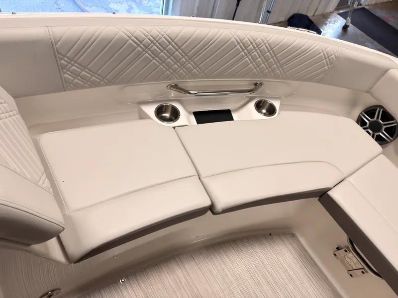 Slide: The Image of Sea Ray SDX 230 Surf 2026 - 45