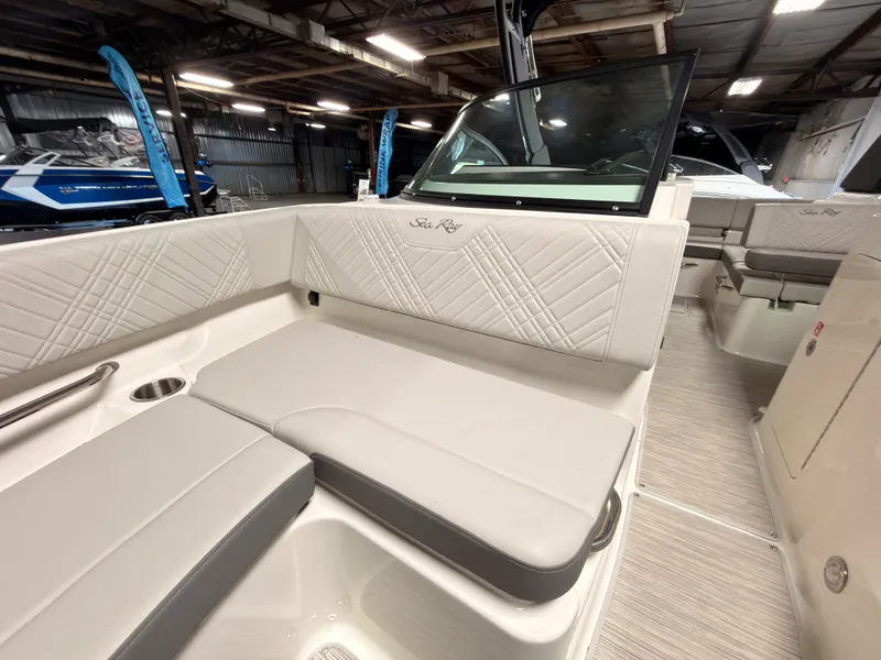 Slide: The Image of Sea Ray SDX 230 Surf 2026 - 50