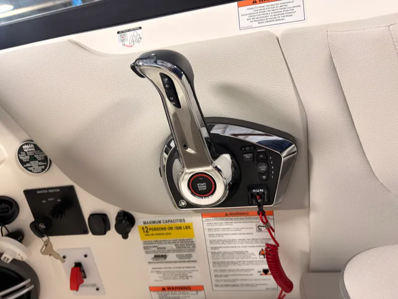 Slide: The Image of Sea Ray SDX 230 Surf 2026 - 36