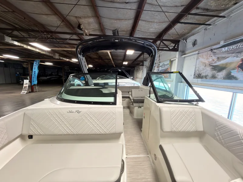 Slide: The Image of Sea Ray SDX 230 Surf 2026 - 53