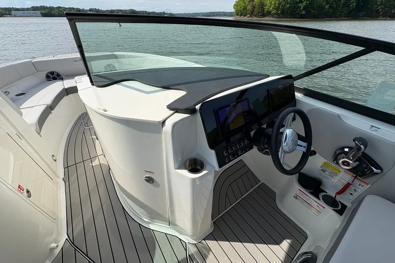 Slide: The Image of Sea Ray SDX 250 Outboard 2026 - 24
