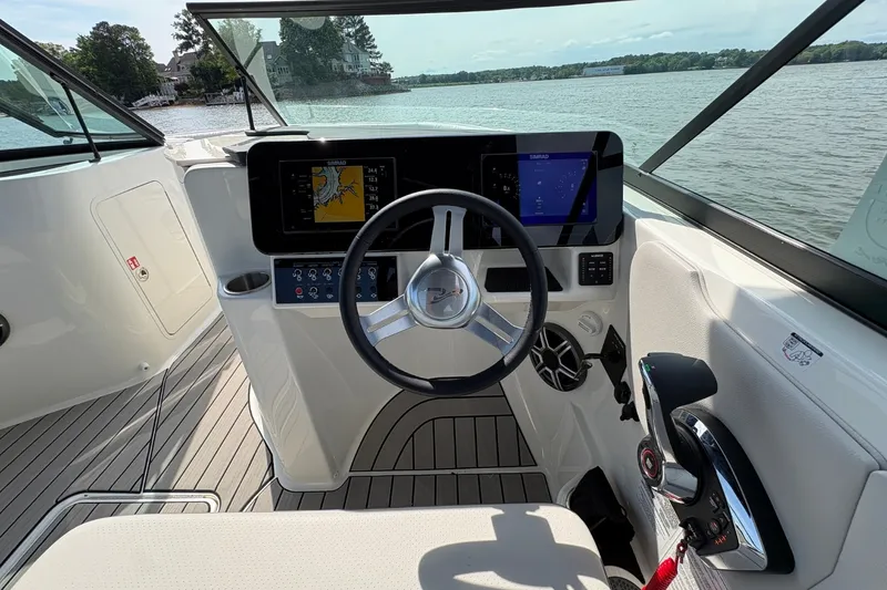 Slide: The Image of Sea Ray SDX 250 Outboard 2026 - 26