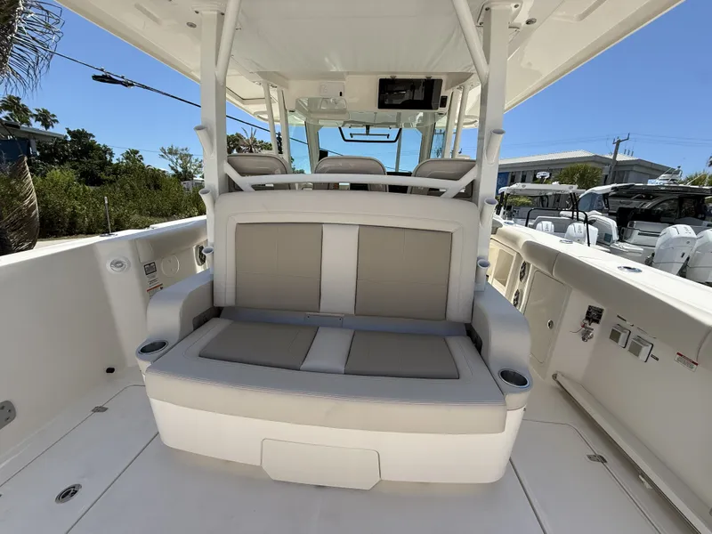 Slide: The Image of Boston Whaler 380 Outrage 2026 - 18
