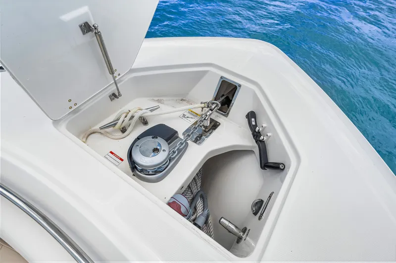 Slide: The Image of Boston Whaler 380 Outrage 2026 - 22