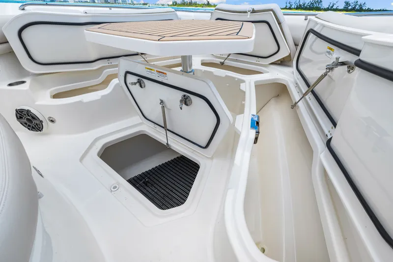 Slide: The Image of Boston Whaler 380 Outrage 2026 - 23