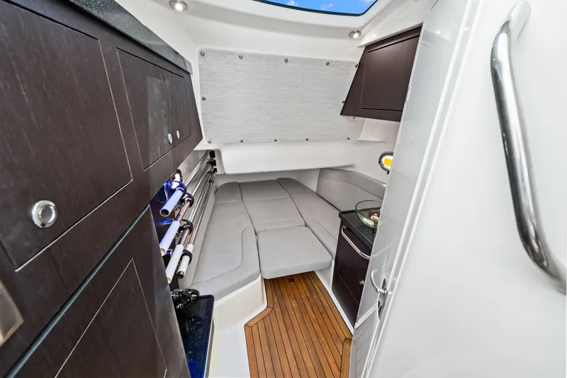 Slide: The Image of Boston Whaler 380 Outrage 2026 - 25