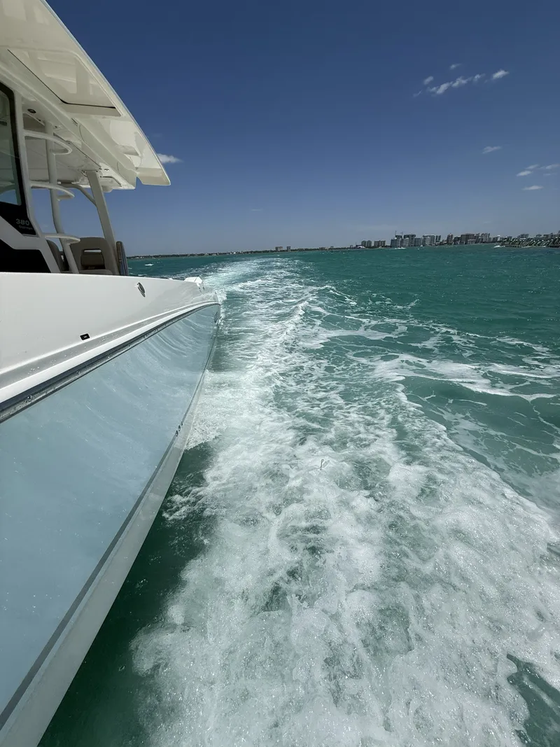 Slide: The Image of Boston Whaler 380 Outrage 2026 - 4