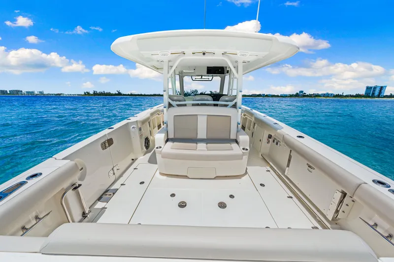 Slide: The Image of Boston Whaler 380 Outrage 2026 - 41