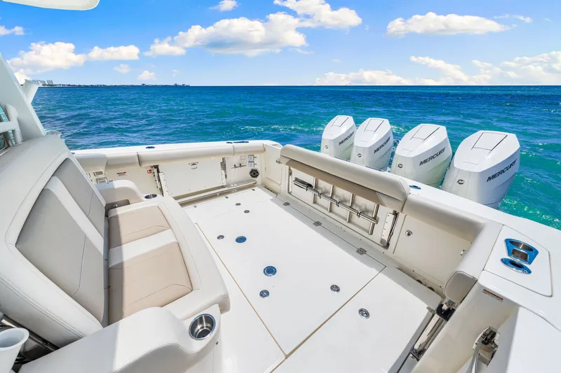 Slide: The Image of Boston Whaler 380 Outrage 2026 - 43