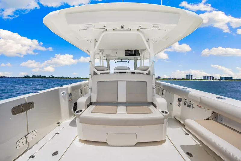 Slide: The Image of Boston Whaler 380 Outrage 2026 - 47