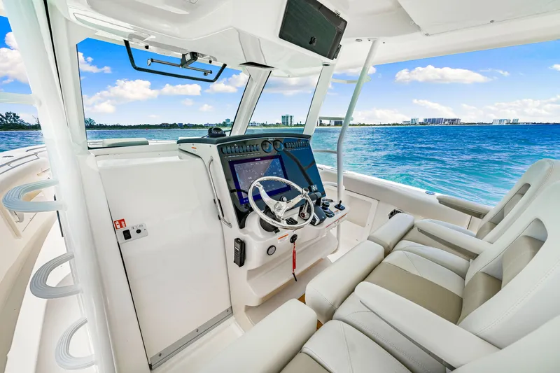 Slide: The Image of Boston Whaler 380 Outrage 2026 - 49