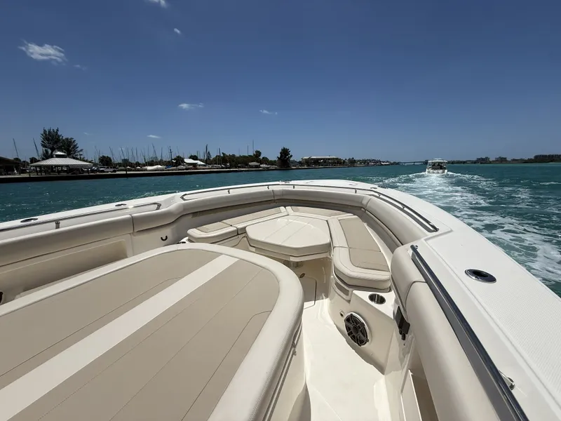 Slide: The Image of Boston Whaler 380 Outrage 2026 - 5