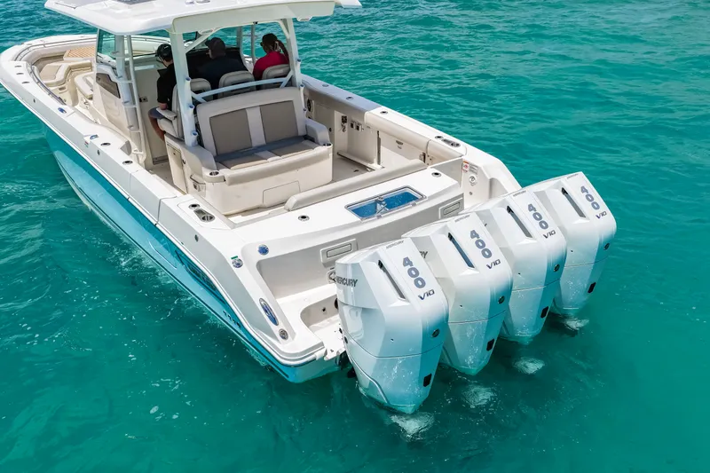 Slide: The Image of Boston Whaler 380 Outrage 2026 - 68