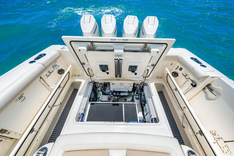 Slide: The Image of Boston Whaler 380 Outrage 2026 - 74