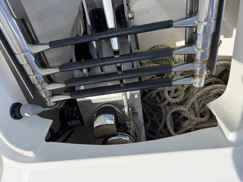 Slide: The Image of Boston Whaler 270 DAUNTLESS 2018 - 16