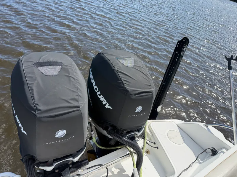 Slide: The Image of Boston Whaler 270 DAUNTLESS 2018 - 2