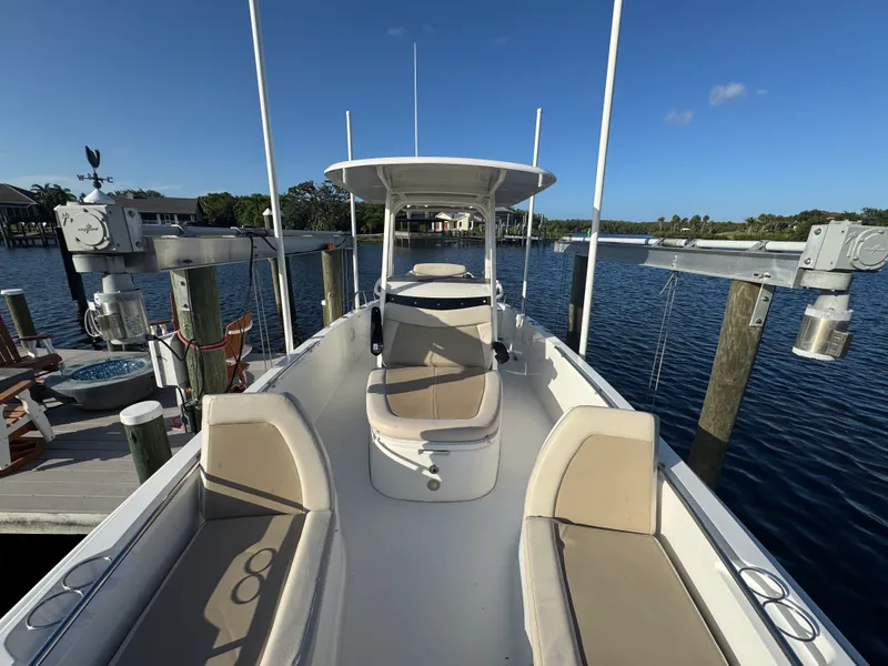 Slide: The Image of Boston Whaler 270 DAUNTLESS 2018 - 32